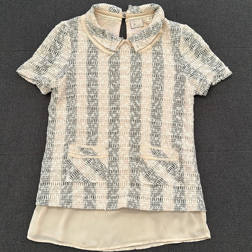 Anthropologie tan and black short sleeve collared top size small